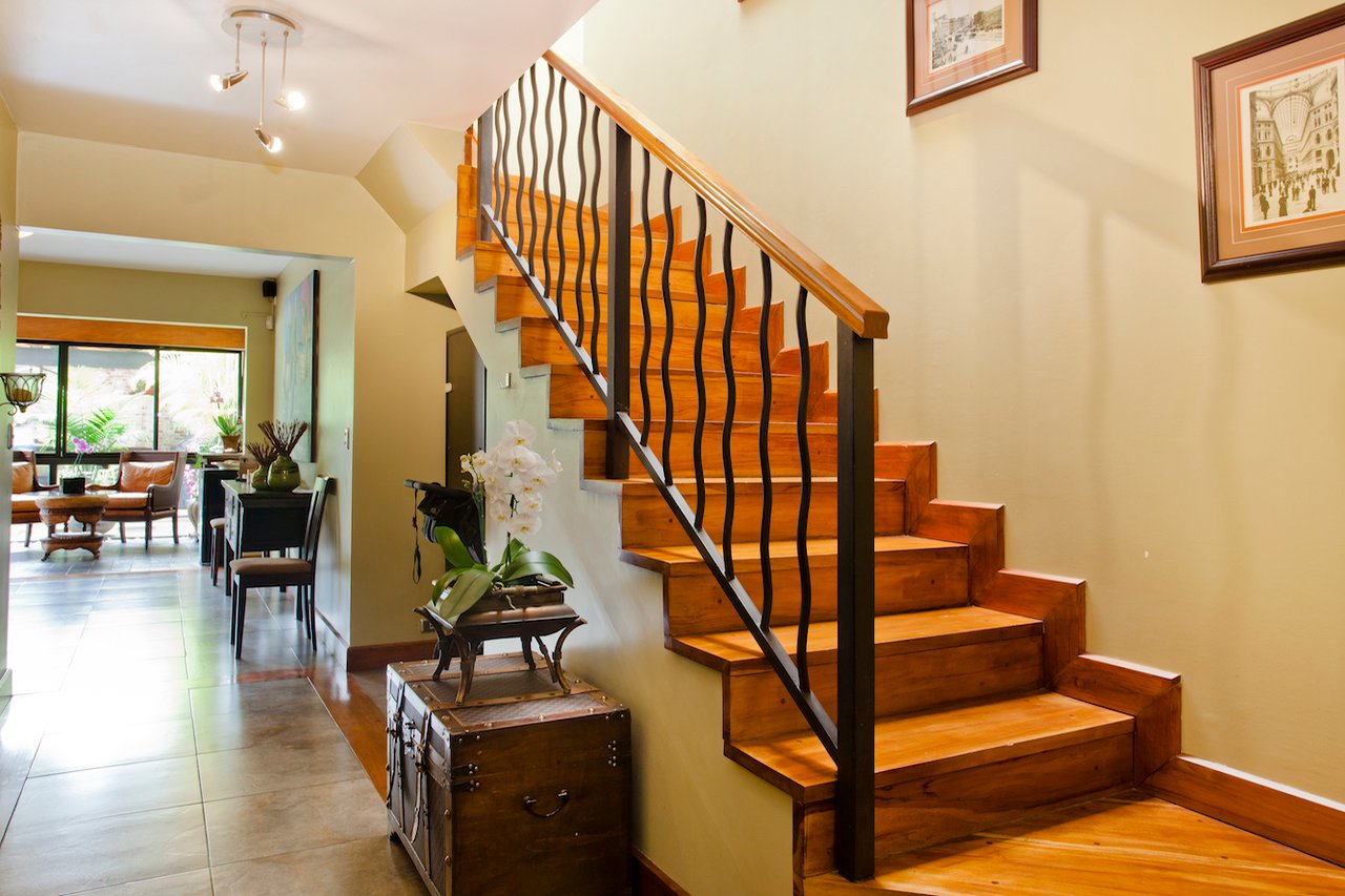 Remodeled Garden Townhome, Escazu, San Jose