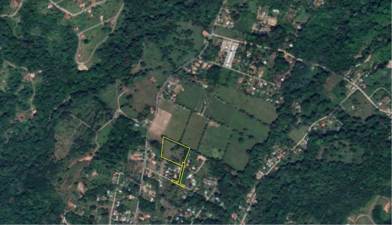 Over 3 Acres, Mountain View Lot in the Heart of Ojochal, Ready for Development!.