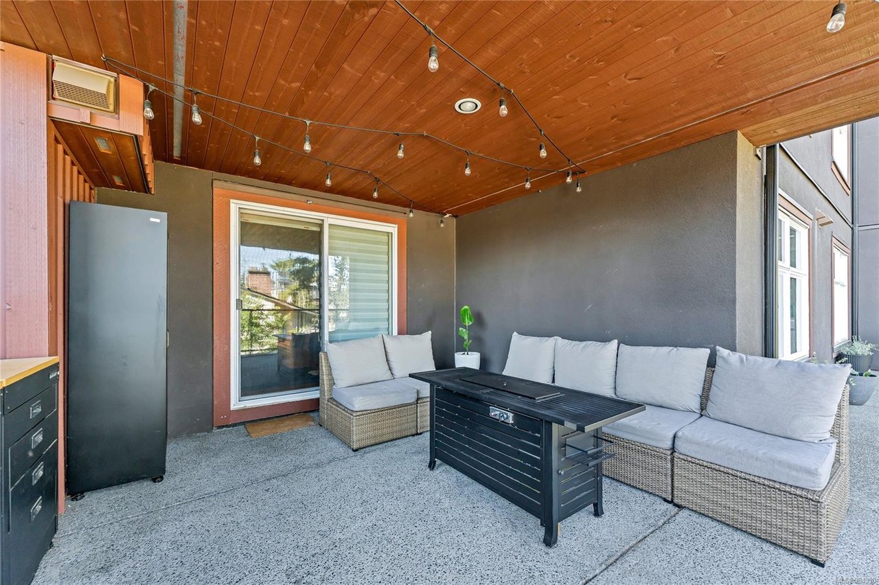 204-2717 Peatt Rd