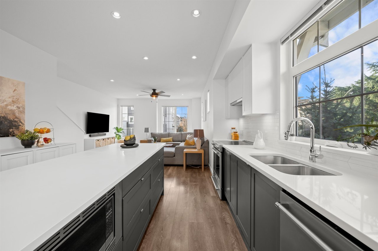 13-2560 Pitt River Rd
