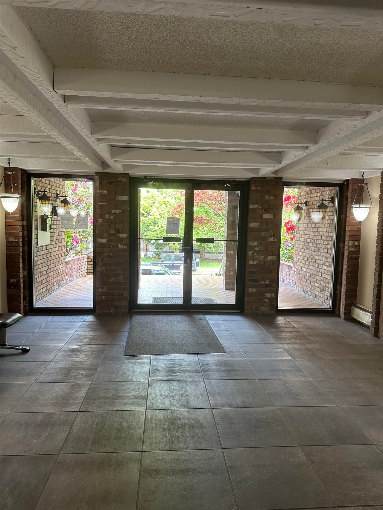 353-588 E 5 Ave