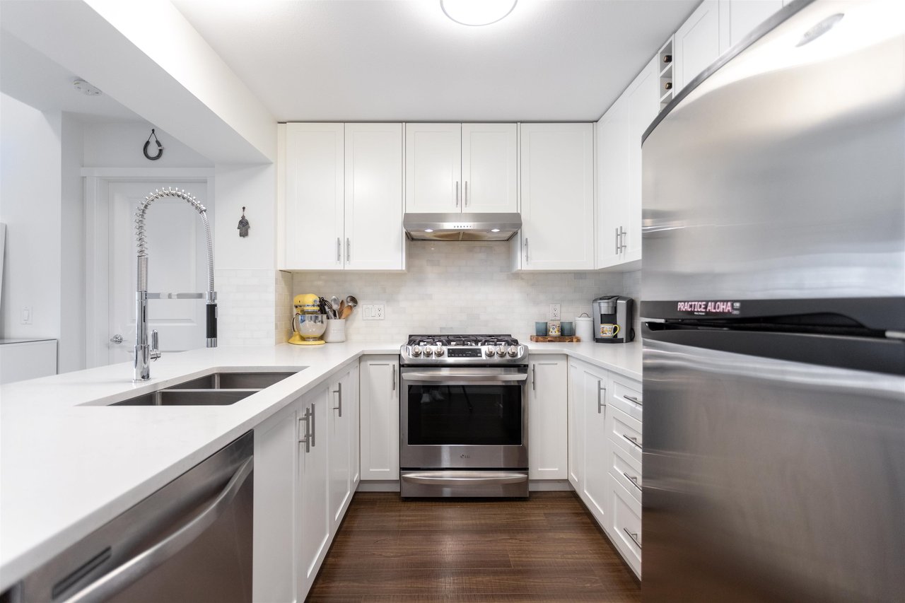 407-200 Klahanie Drive, Port Moody