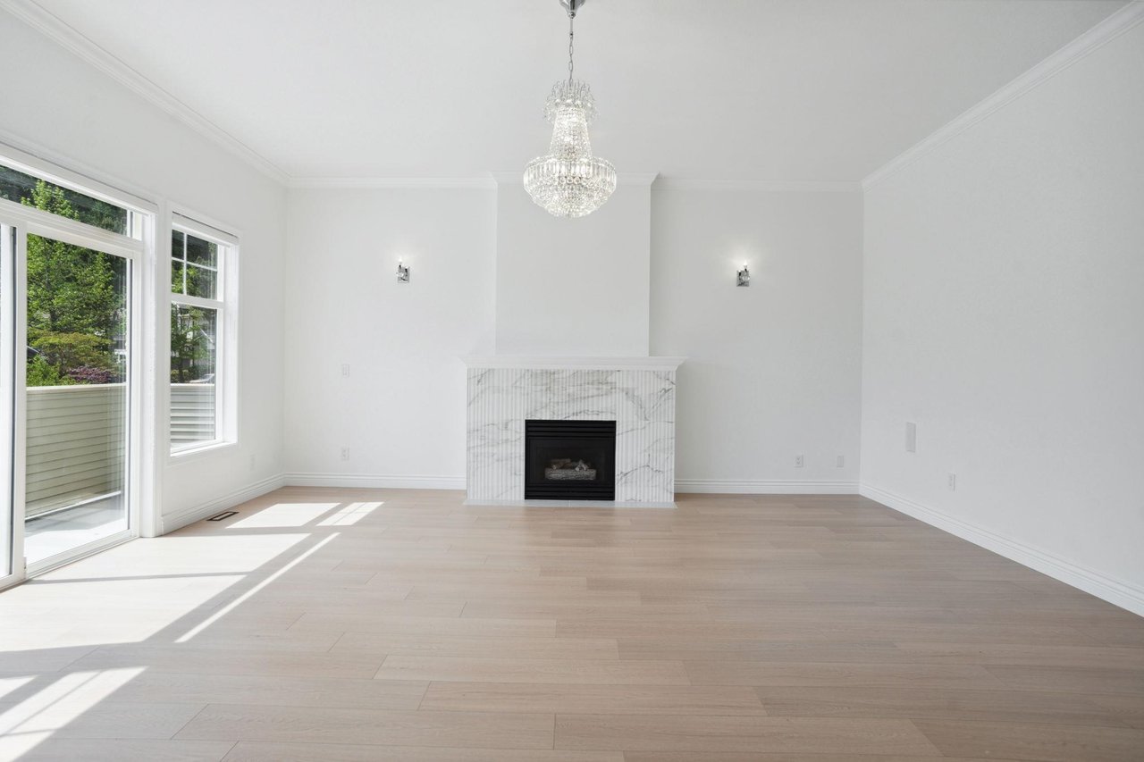1699 Arbutus Pl