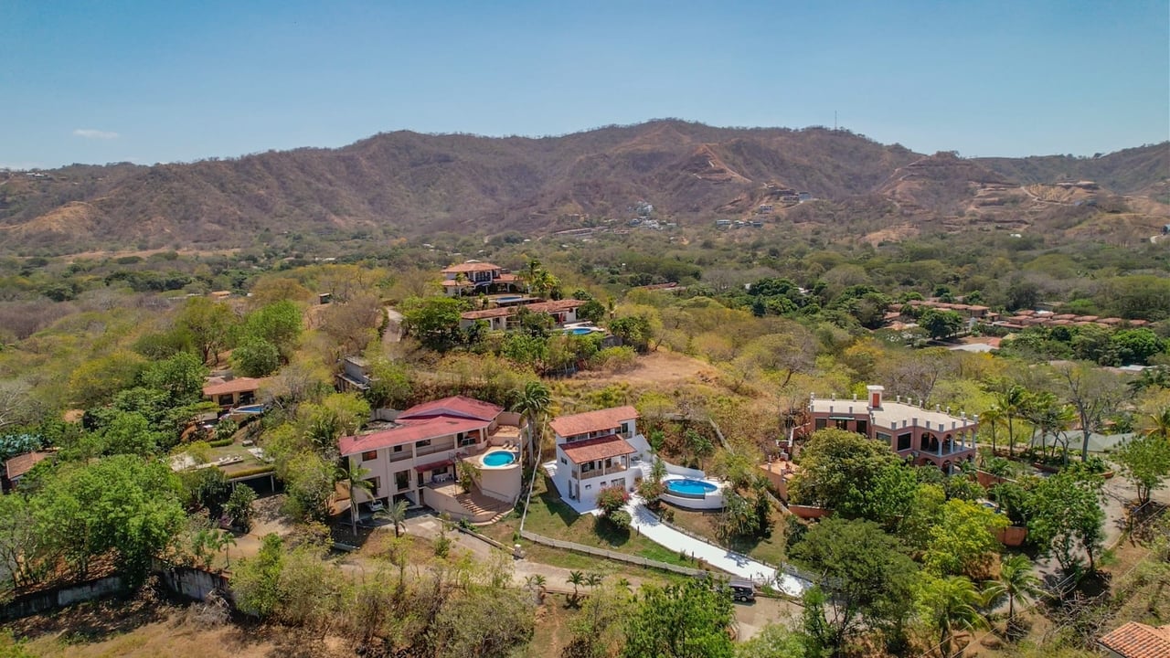 La Finca Blanca Ocean-View Home