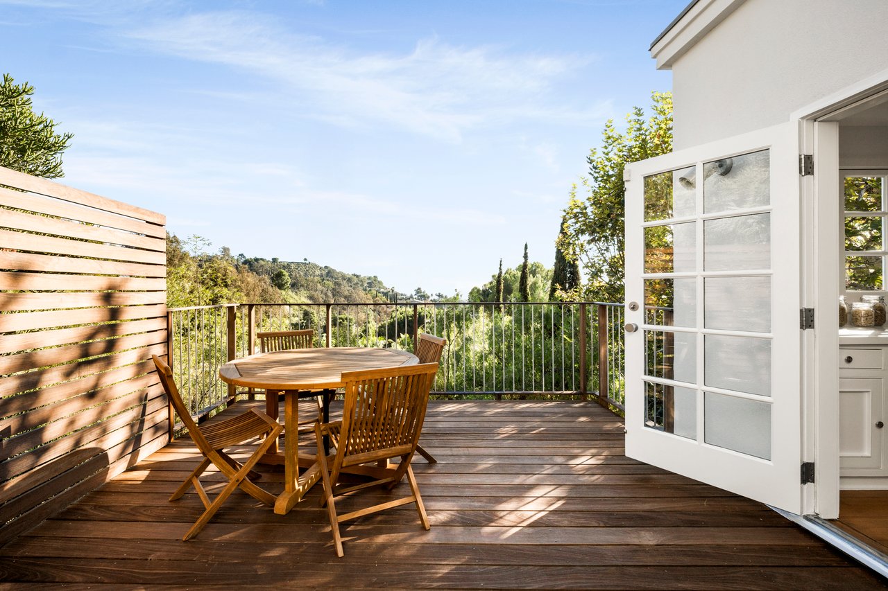 2745 La Cuesta Dr, Hollywood Hills