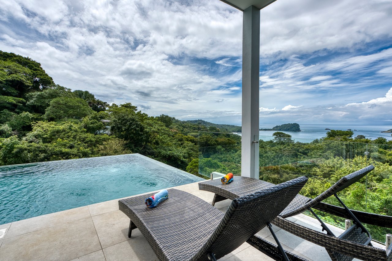 Luxury Income Producing Villa Costa Vida in Manuel Antonio
