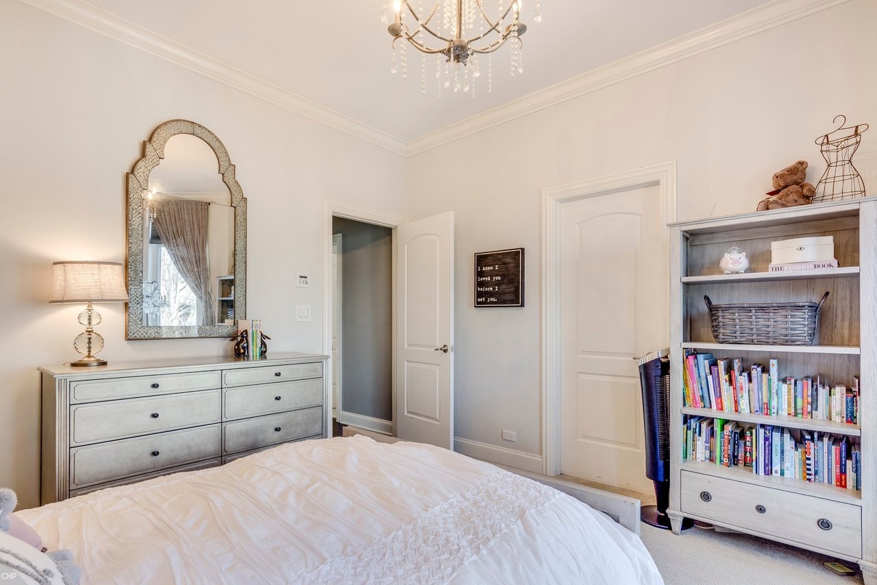 Designer Showcase | 2047 W Erie Street | $1,099,900