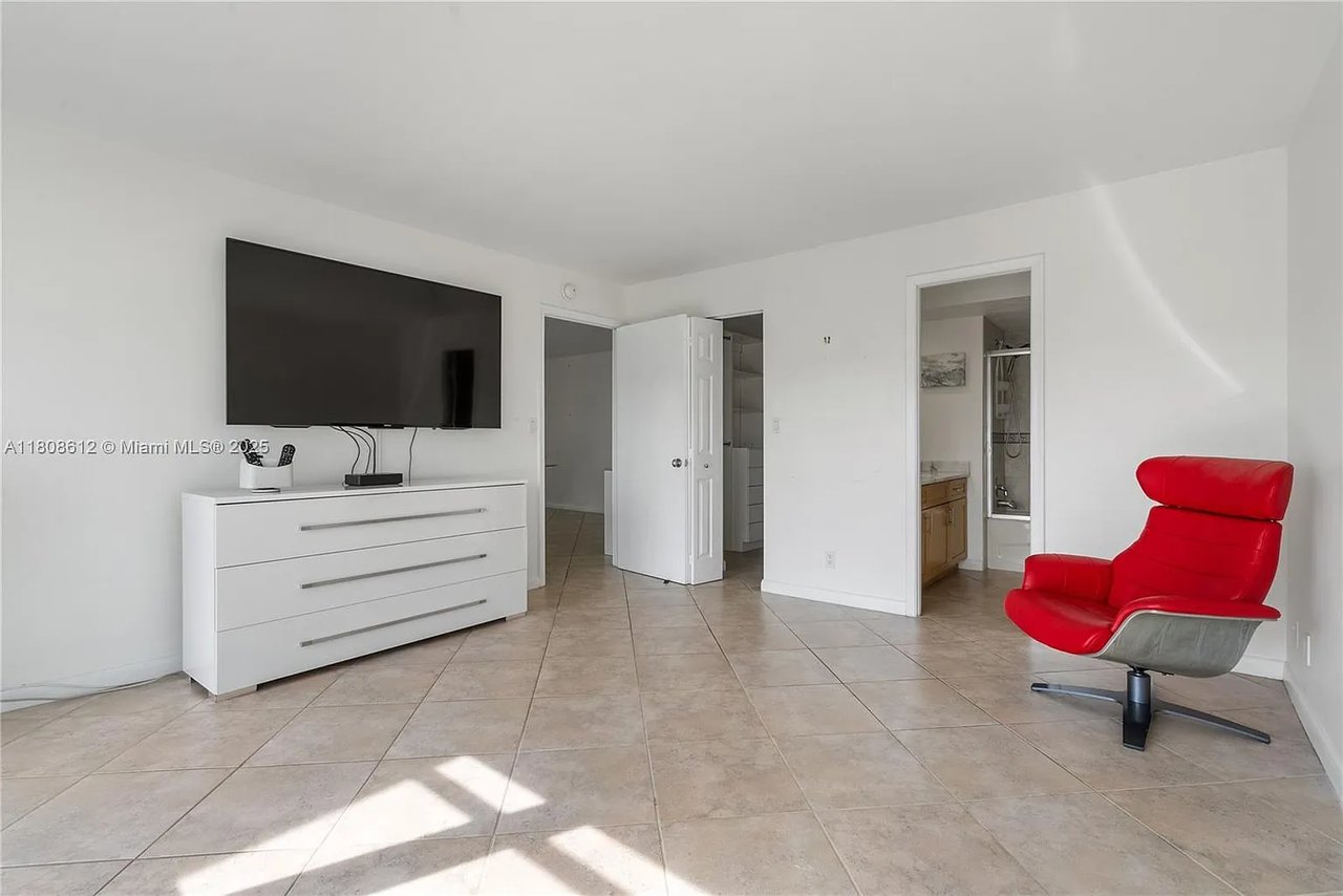2841 N Ocean Blvd Apt 1105