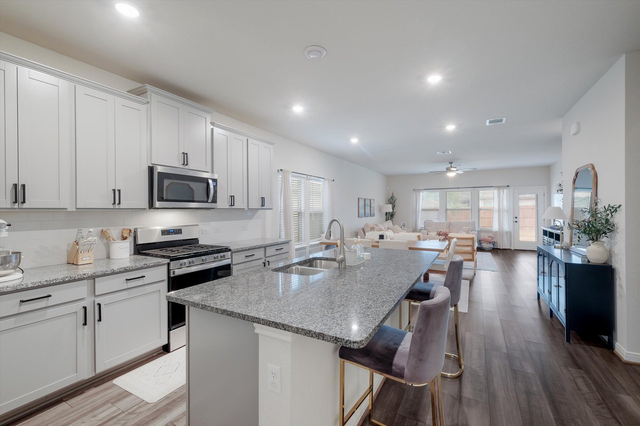 10227 Amaryllis Way