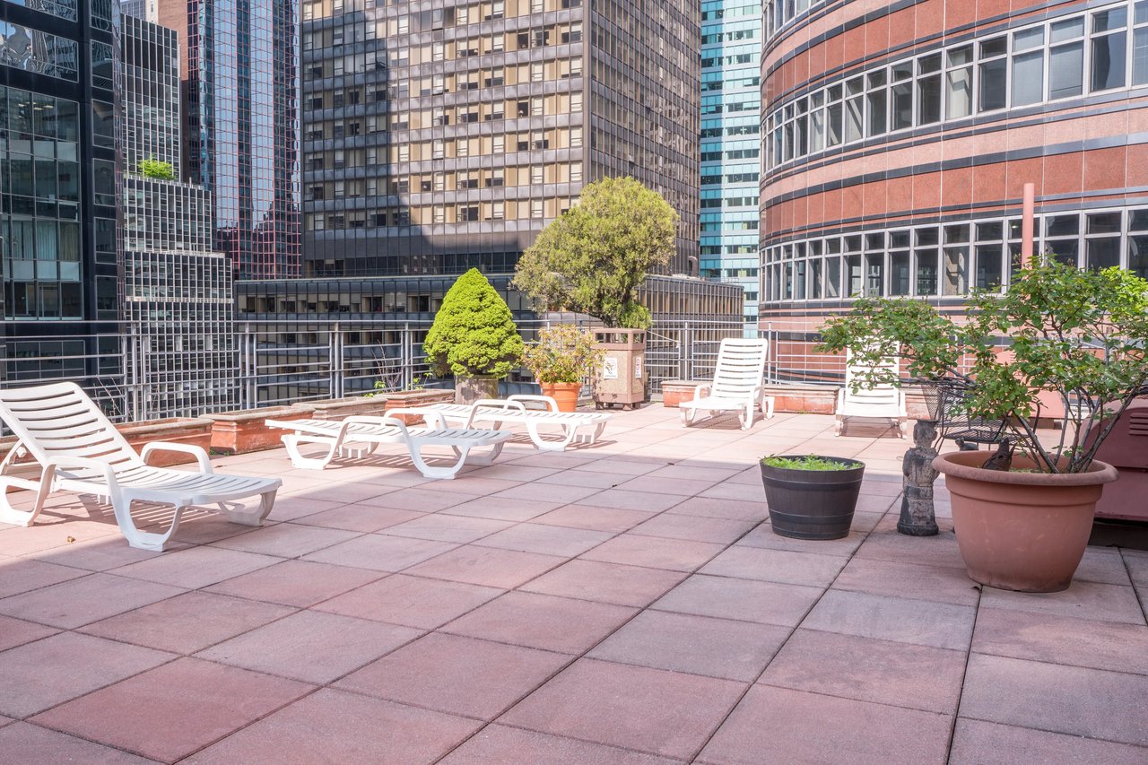 211 East 53rd St #14H