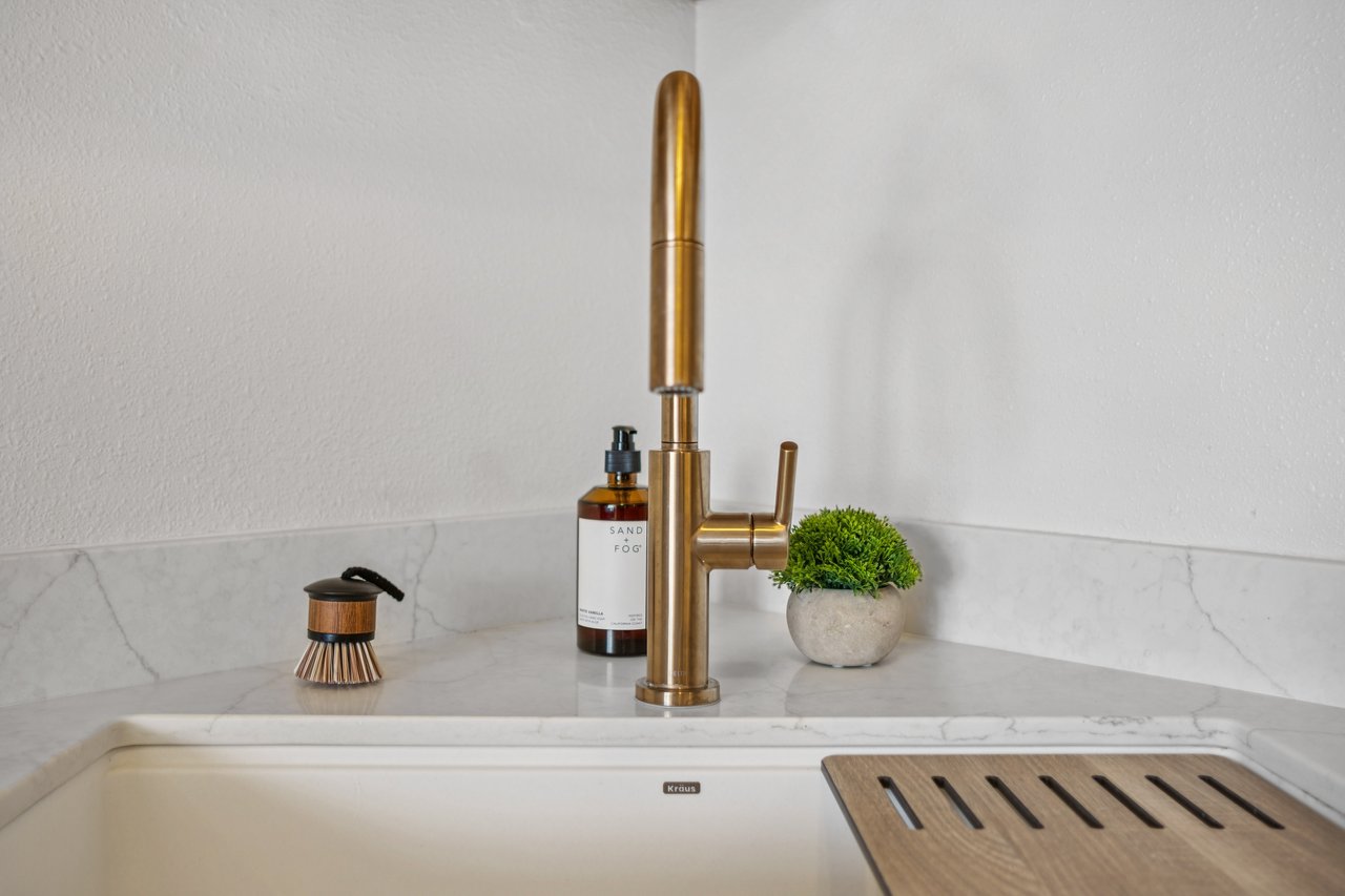 Modern Condo Living - Midtown Lofts 