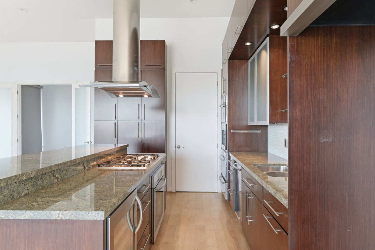 1600 Post Oak Blvd, #1903