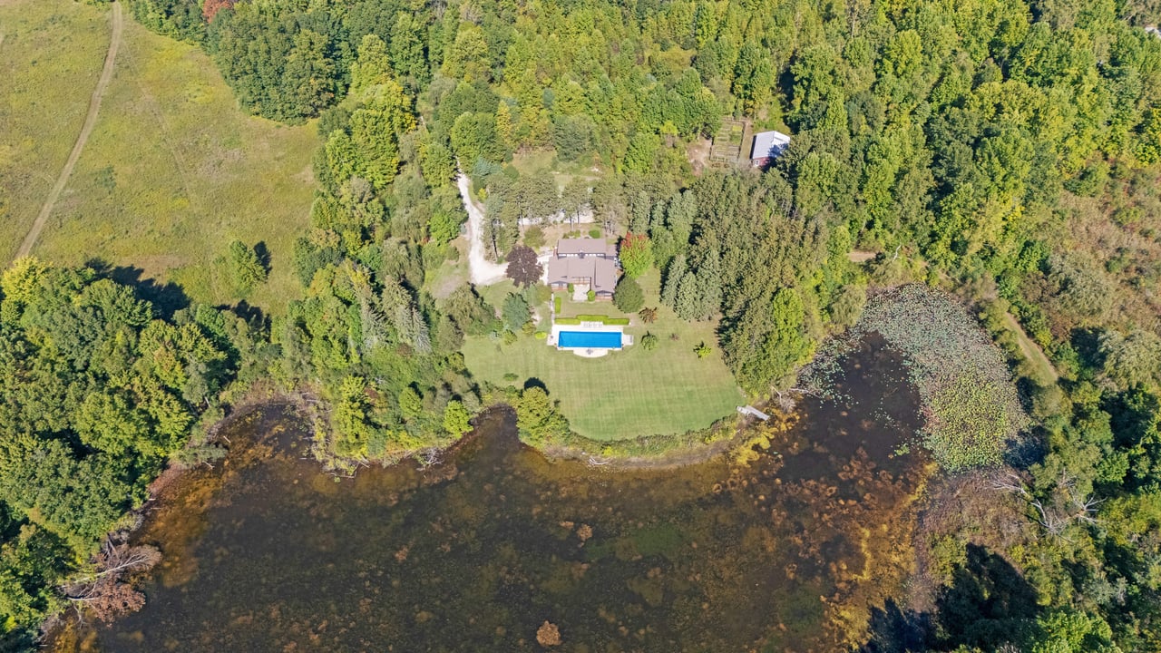 2408 E 800 N, La Porte, IN 46350