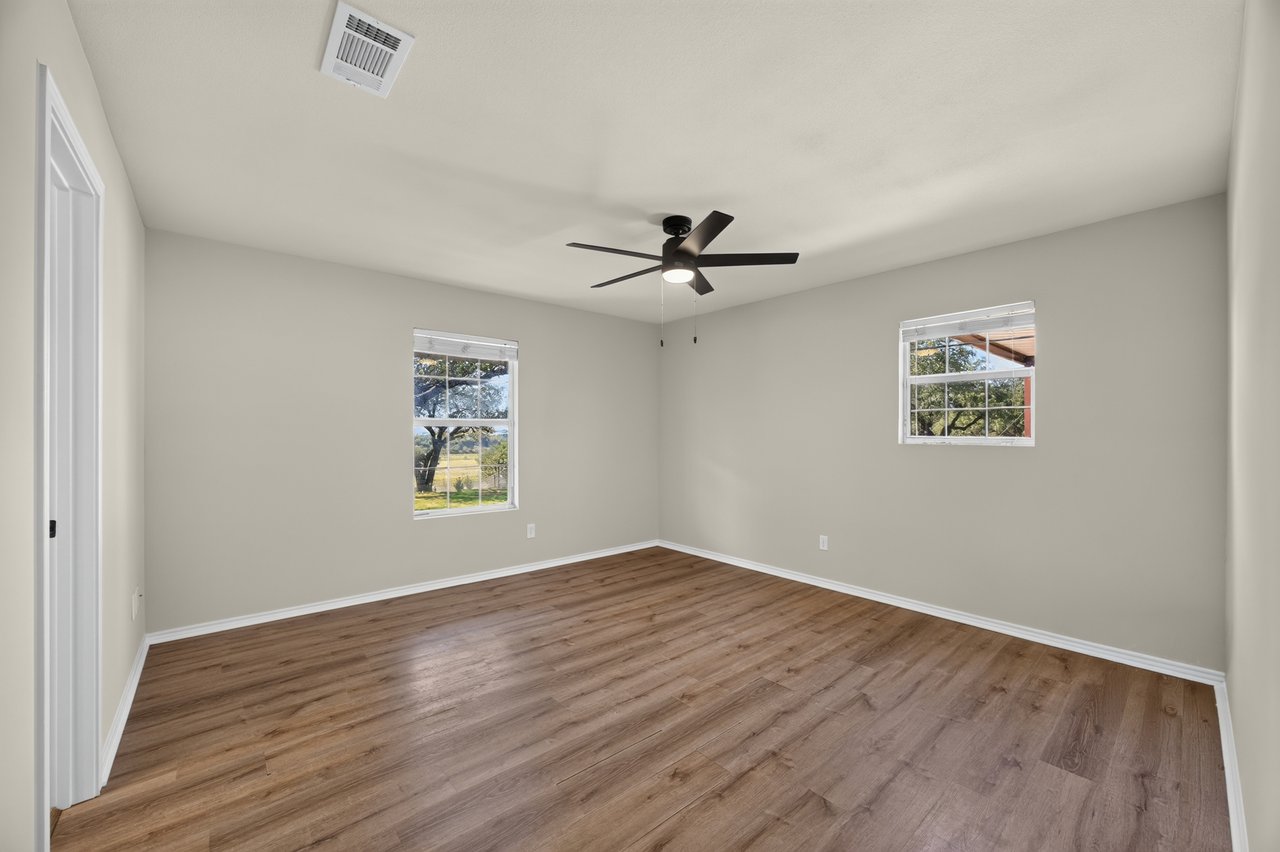 277 Private Road 1611