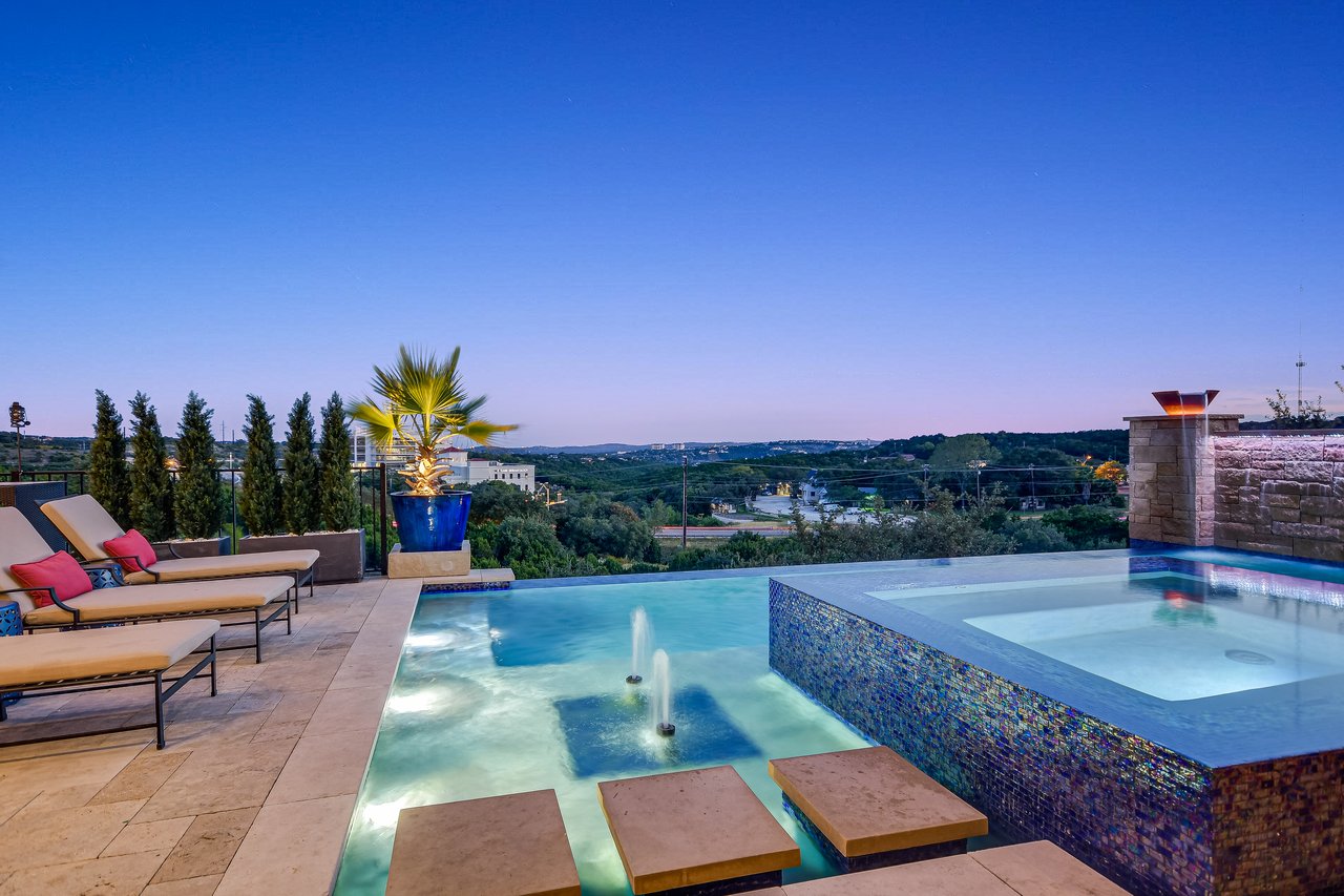 Executive Villa With Breathtaking Views