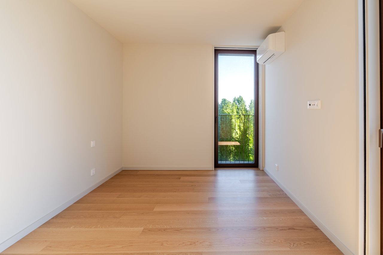 Luxury 4-Bedroom Apartment in Porto