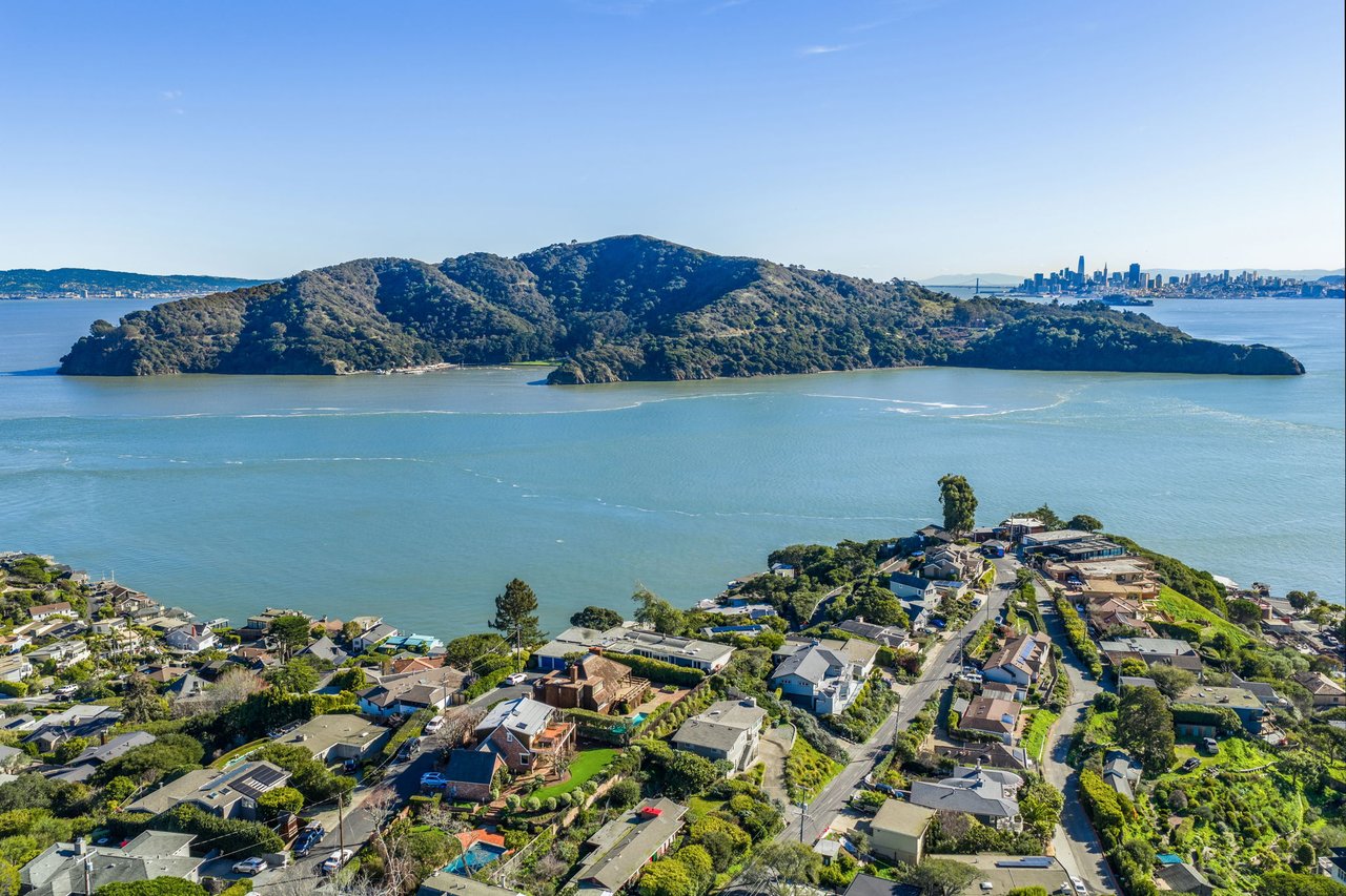 Spectacular Views of the Bay and Golden Gate Bridge