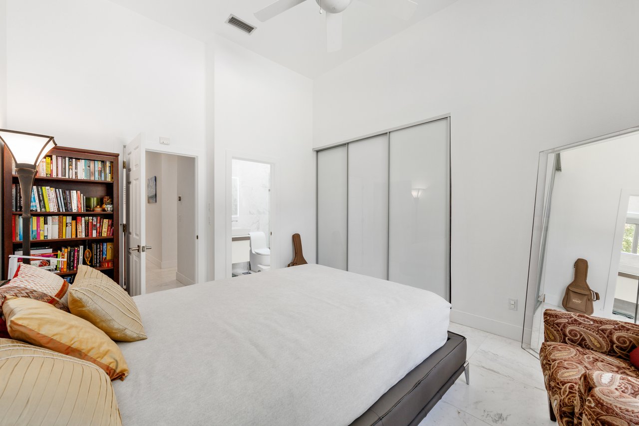 6709 SW 17th Terrace Rd