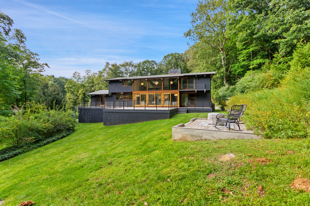 21 Black Spring Road