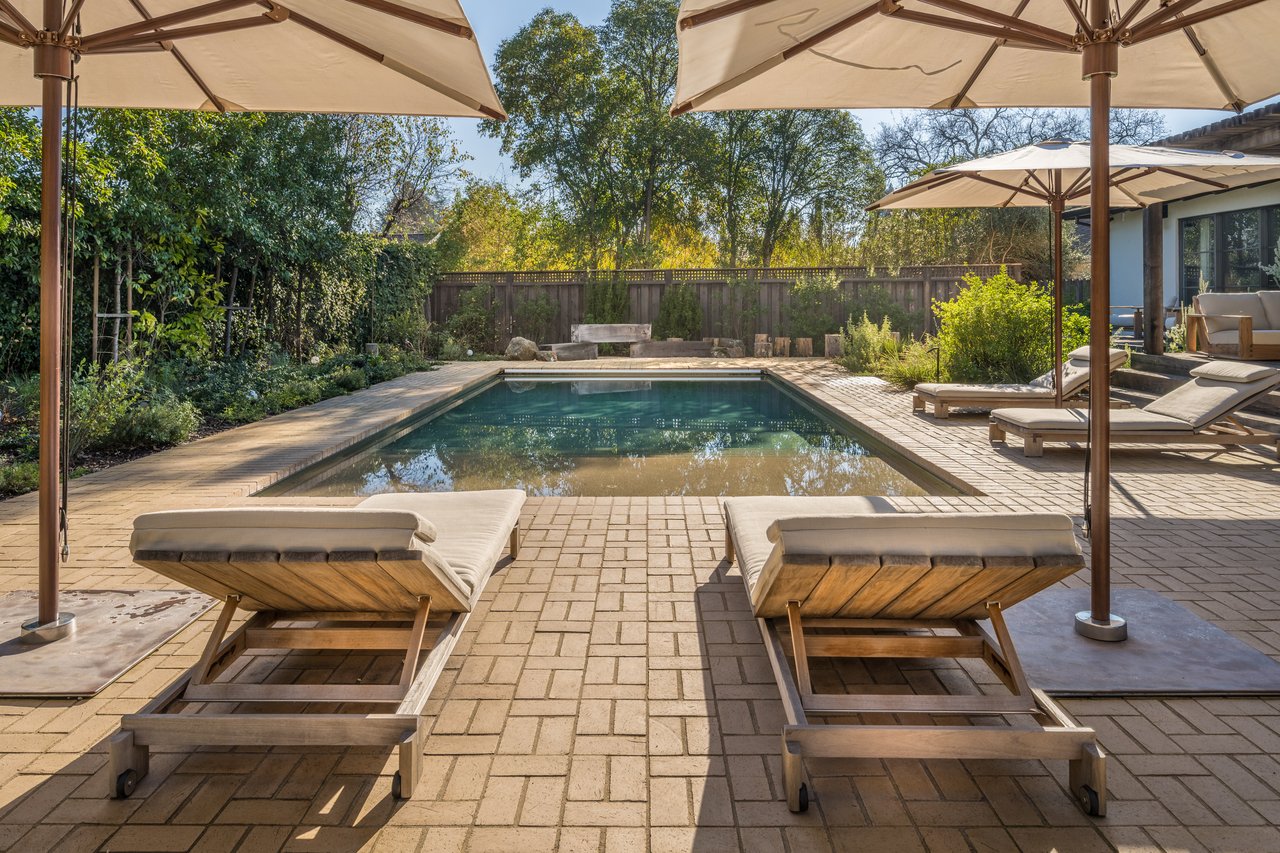 16800 Estrella Drive 