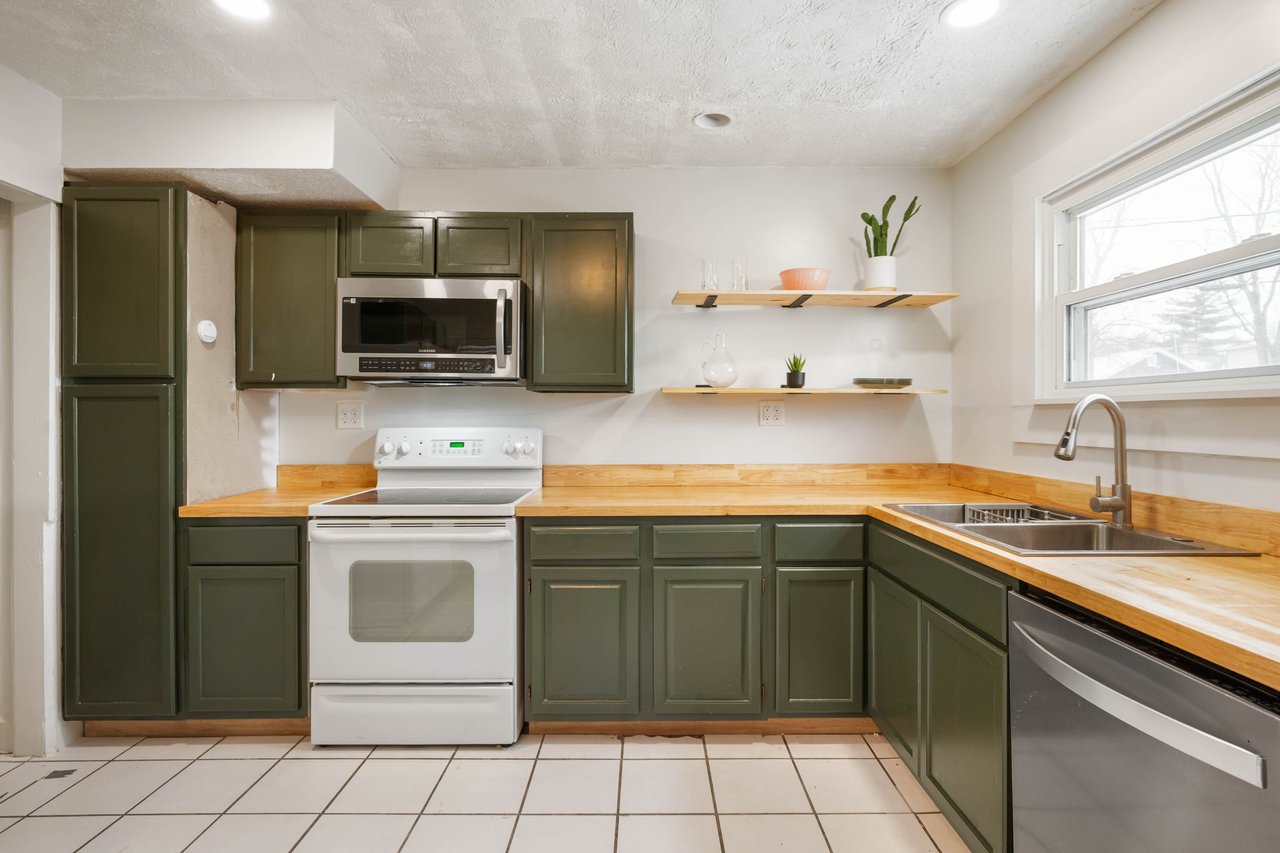 5116-5118 E Michigan Street