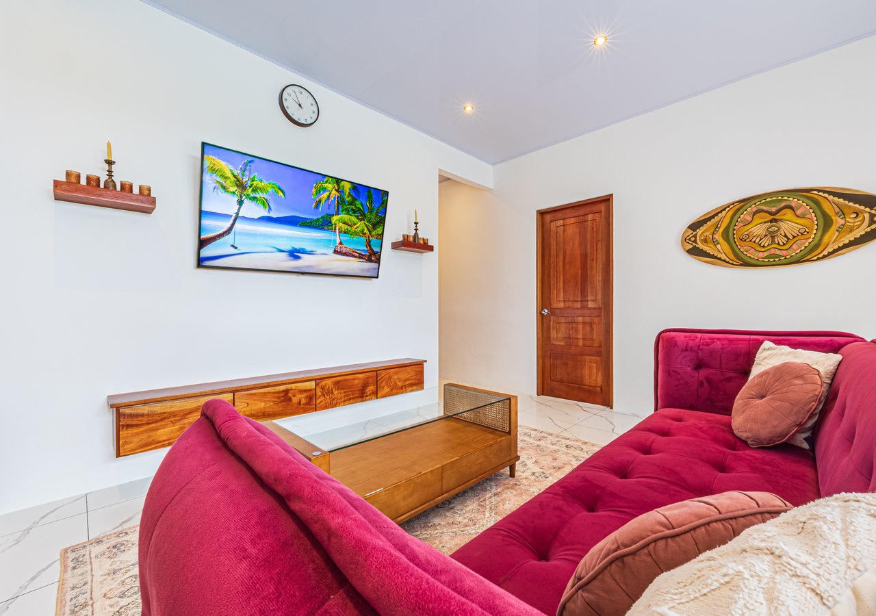 Comfortable 3-Bedroom Pool Home Near Beaches, Parks, and Restaurants