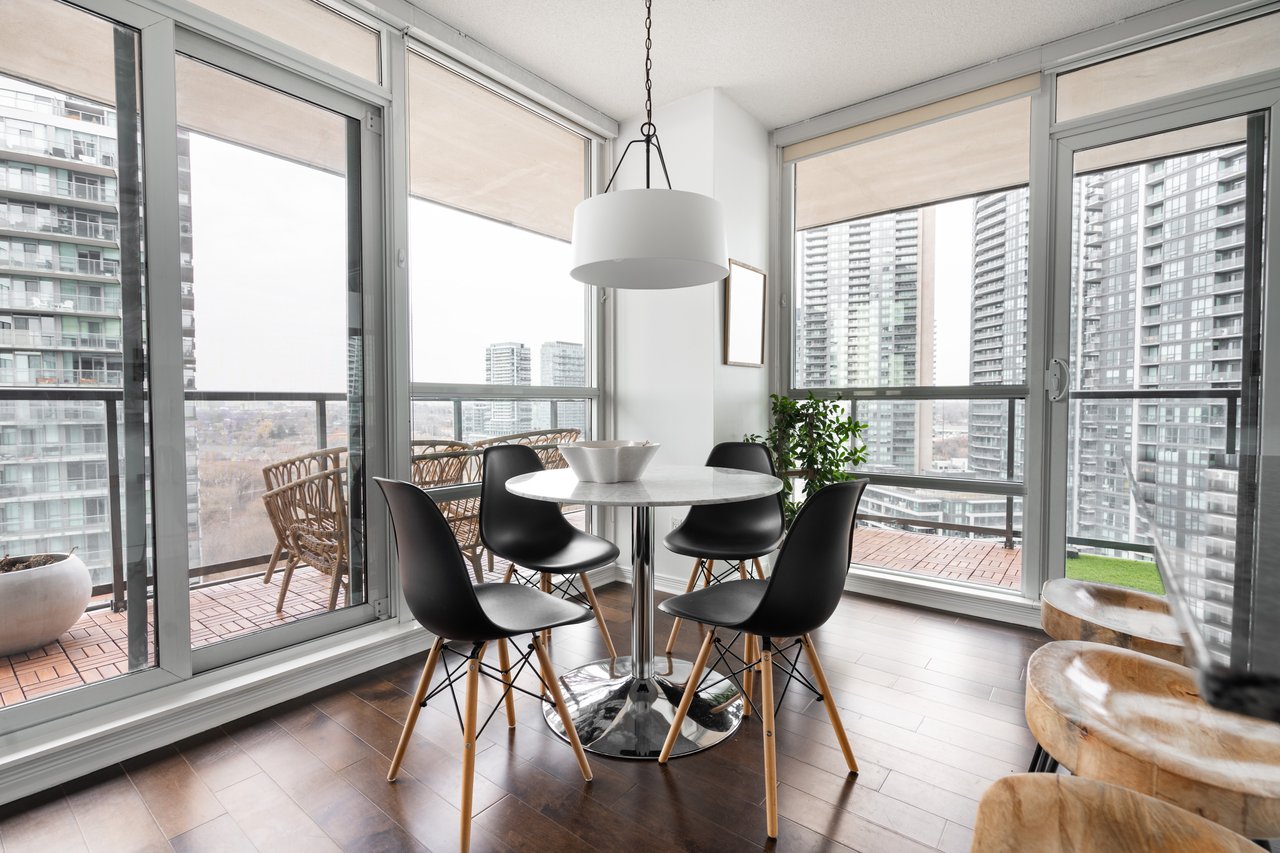 2230 Lake Shore Blvd W #1604