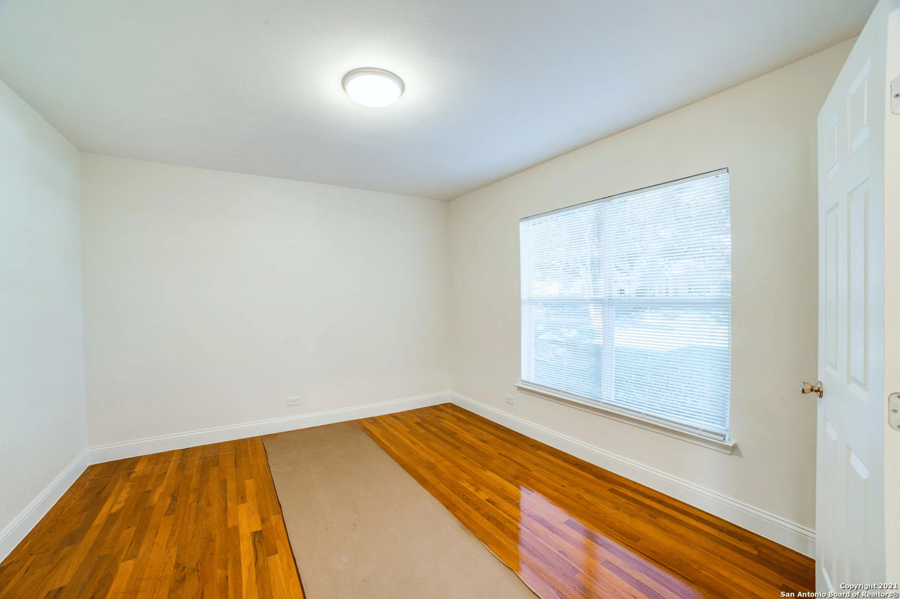 106 Vaughan Pl