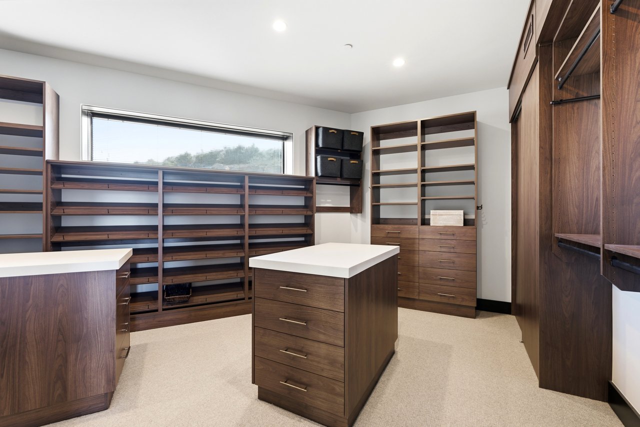 Top-of-Promontory Architectural Estate — Furnished & Turnkey - Front-Row Mountain Views