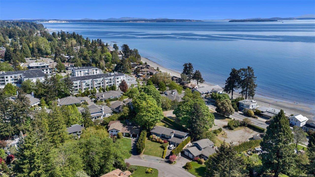 989 Abbey Rd, Saanich