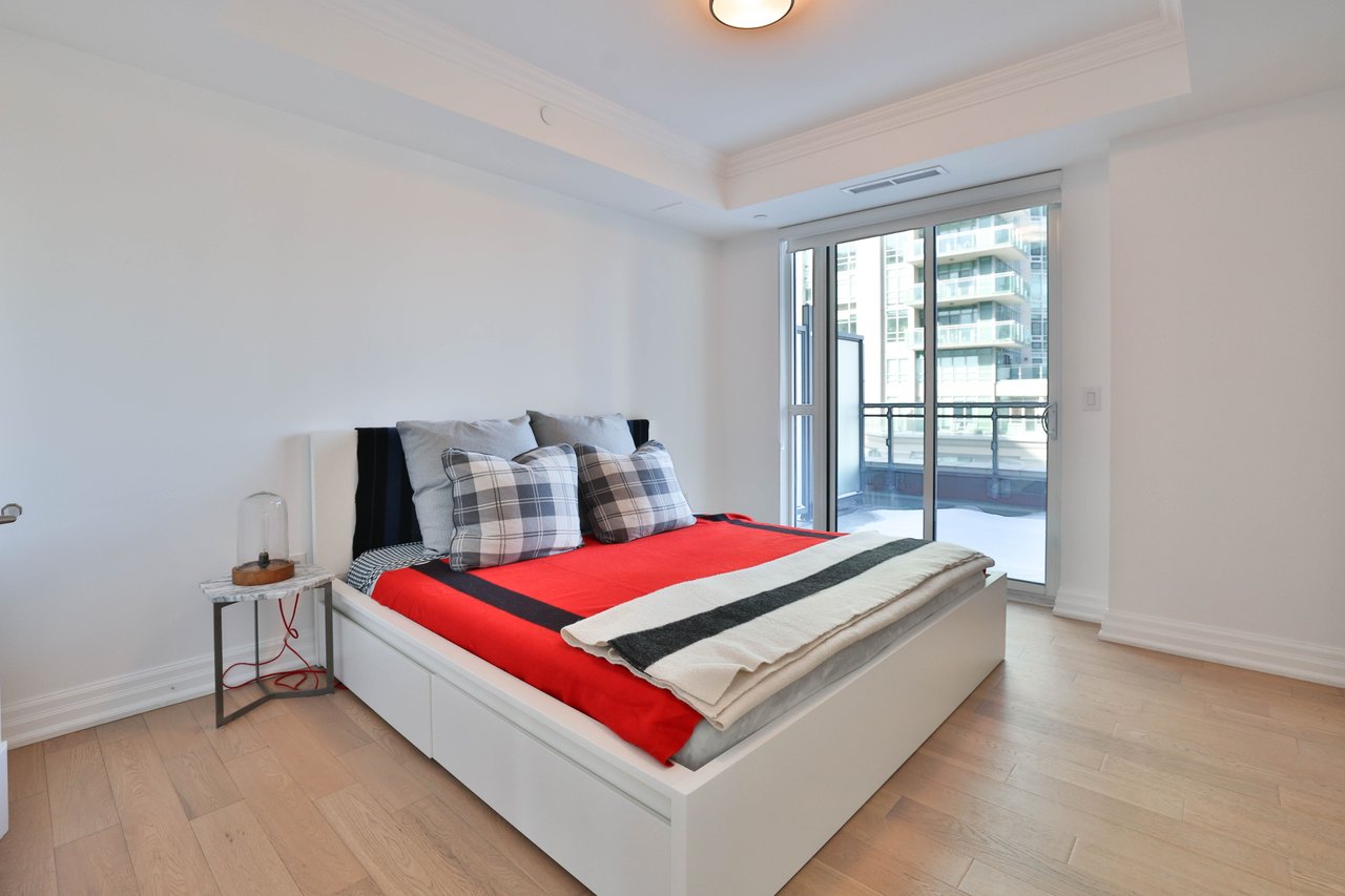 304-2060 Lakeshore Road, Burlington