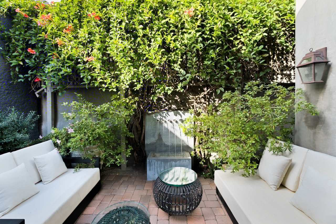 8835 Betty Way, West Hollywood