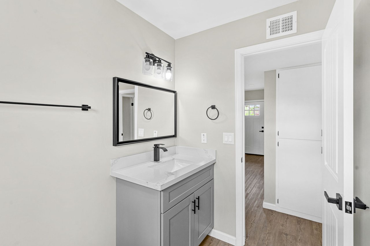 211 E CAMPO DESIERTO RD, Tempe, AZ 85288