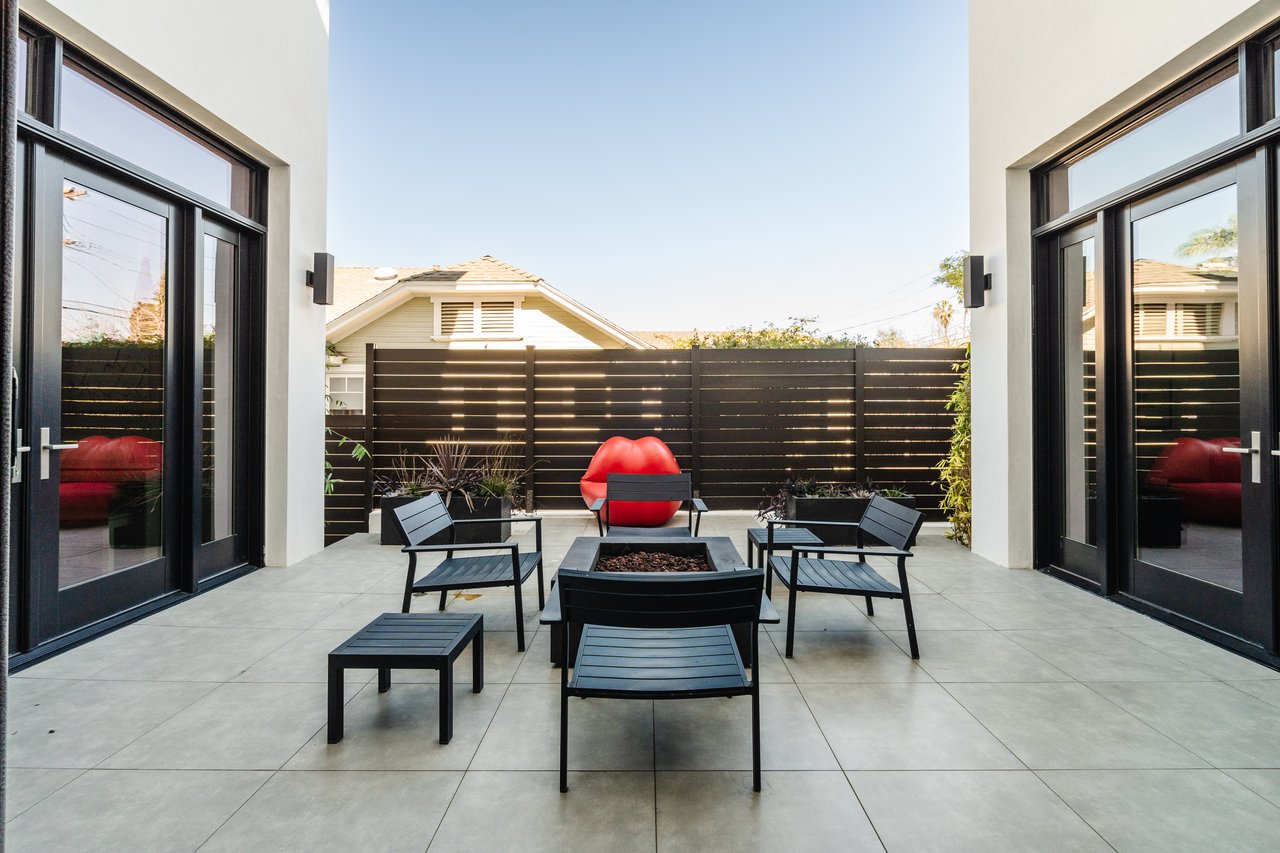 536 N Arden Blvd, Larchmont