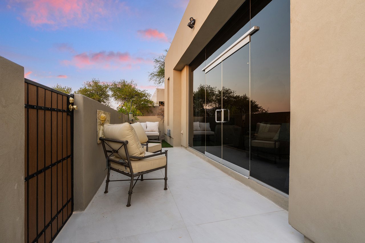 5905 N ECHO CANYON Lane