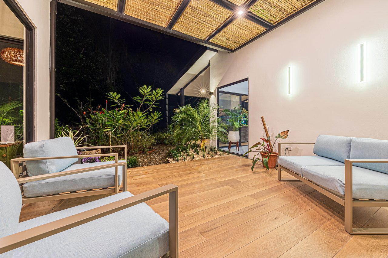 Contemporary Mountain View Villa – 5 Minutes to Playa Dominical