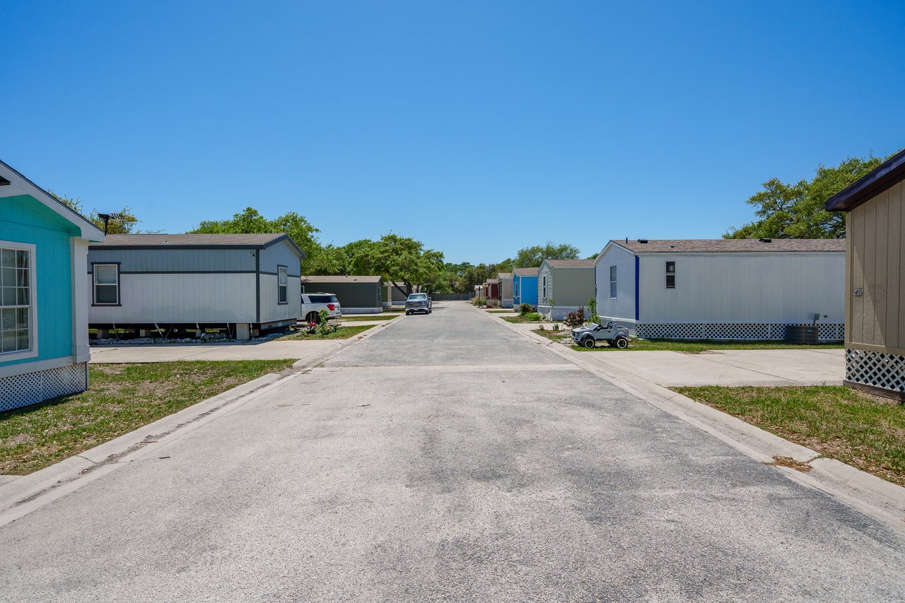 ROADRUNNER MOBILE HOME PARK