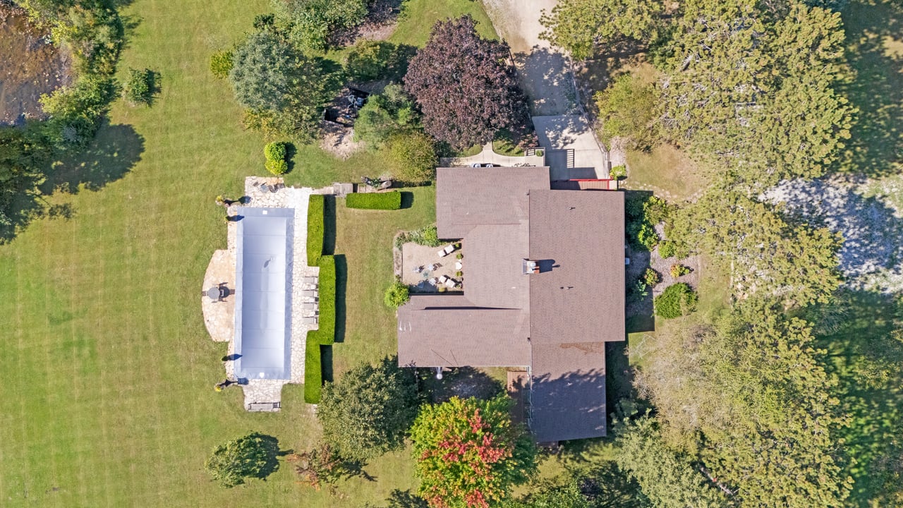 2408 E 800 N, La Porte, IN 46350