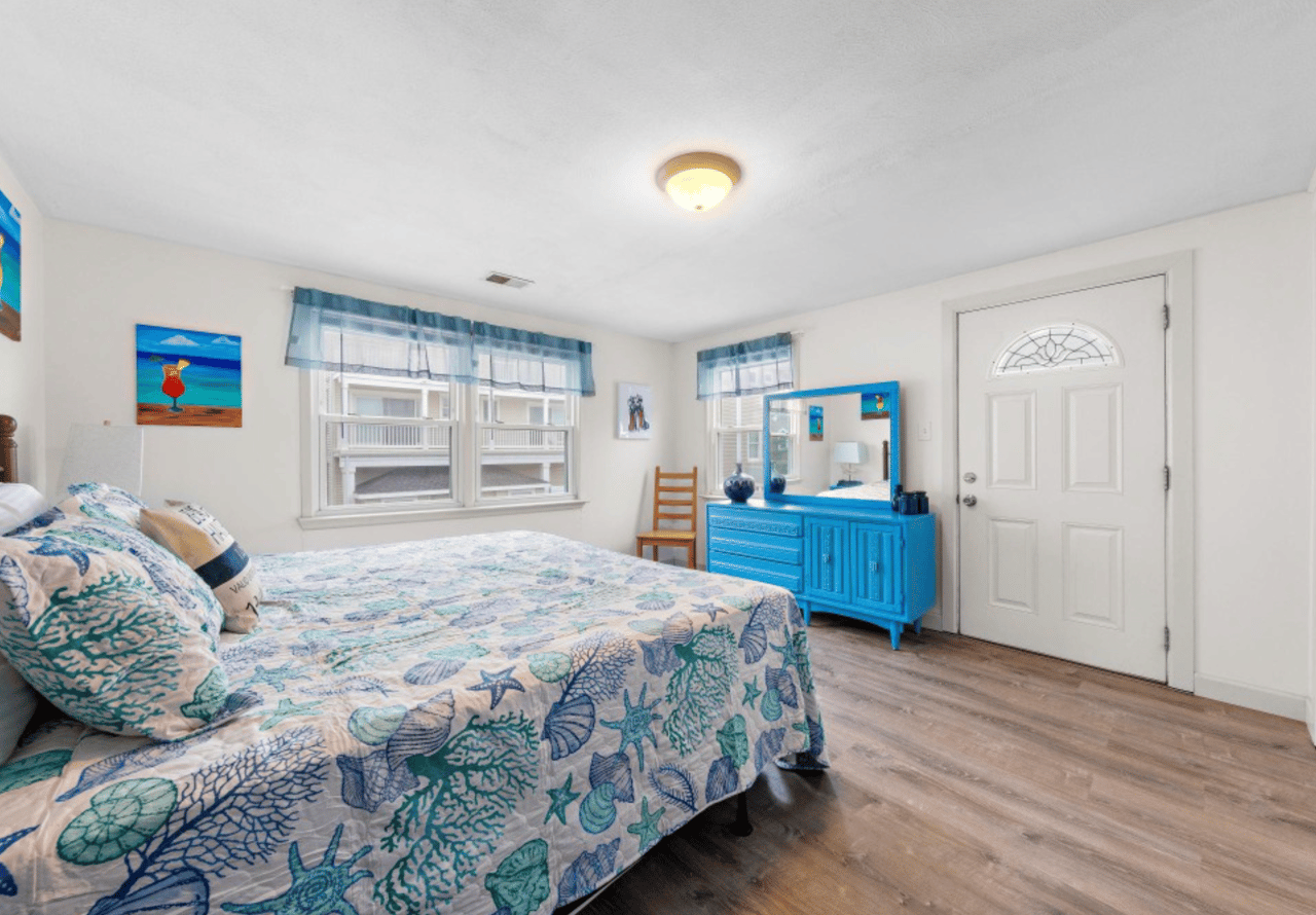 18 E Dupont Ave, Brant Beach (Top Floor)