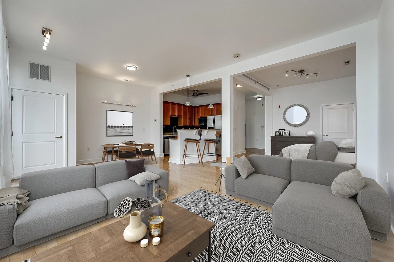3 Greenwich Dr #112