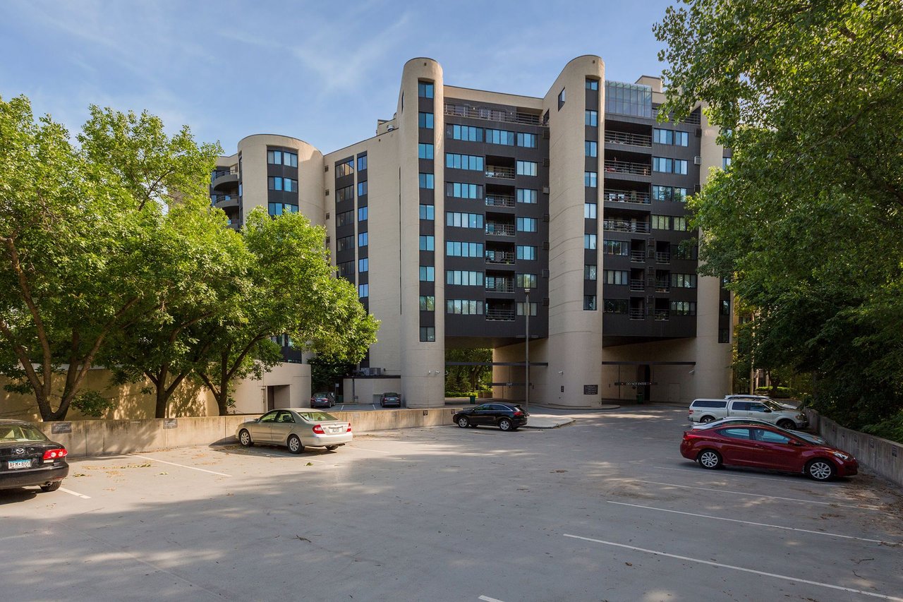 Seller - Condo in Cedar-Dean-Isles Neighborhood of Minneapolis