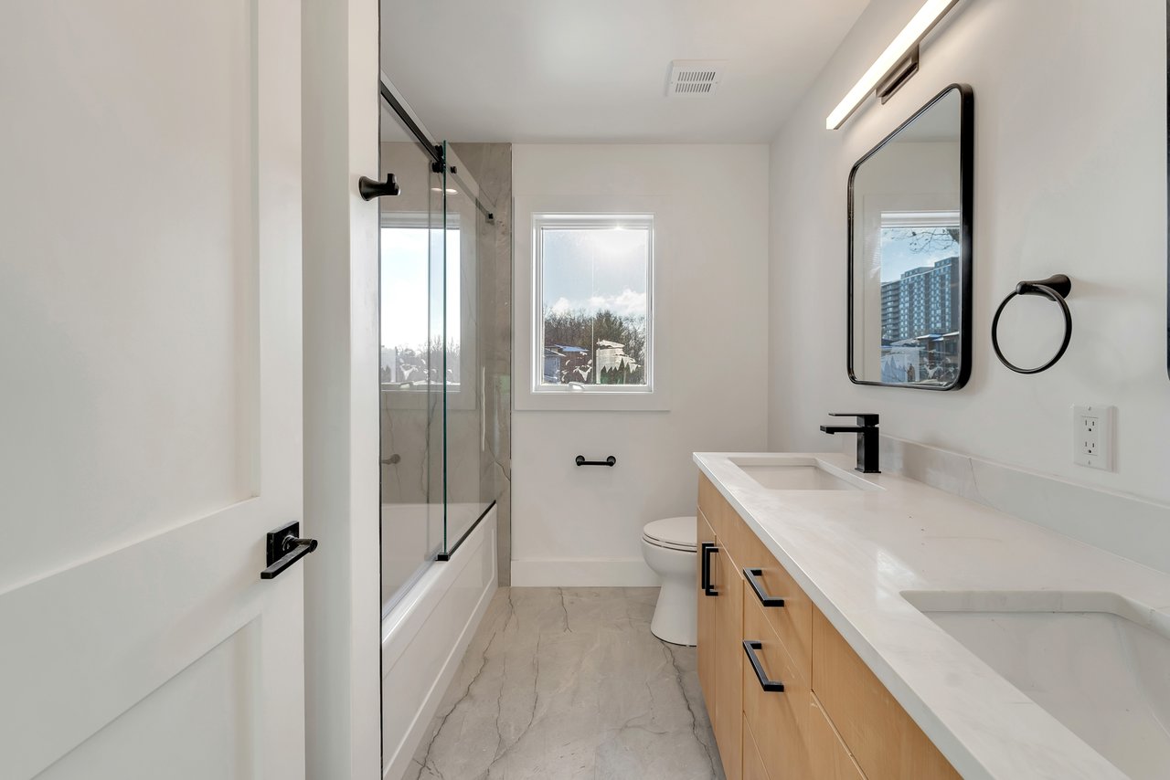 432 Stillwell Avenue B