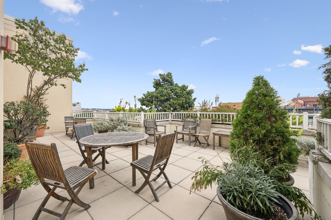 1111 11th St NW