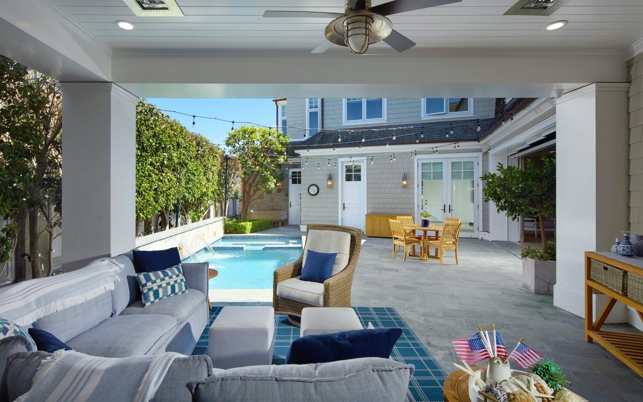1324 E Balboa Boulevard