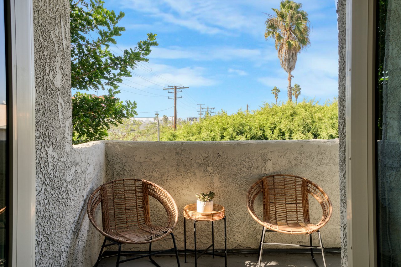 166 S Hayworth Ave APT 201, Los Angeles, CA 90048