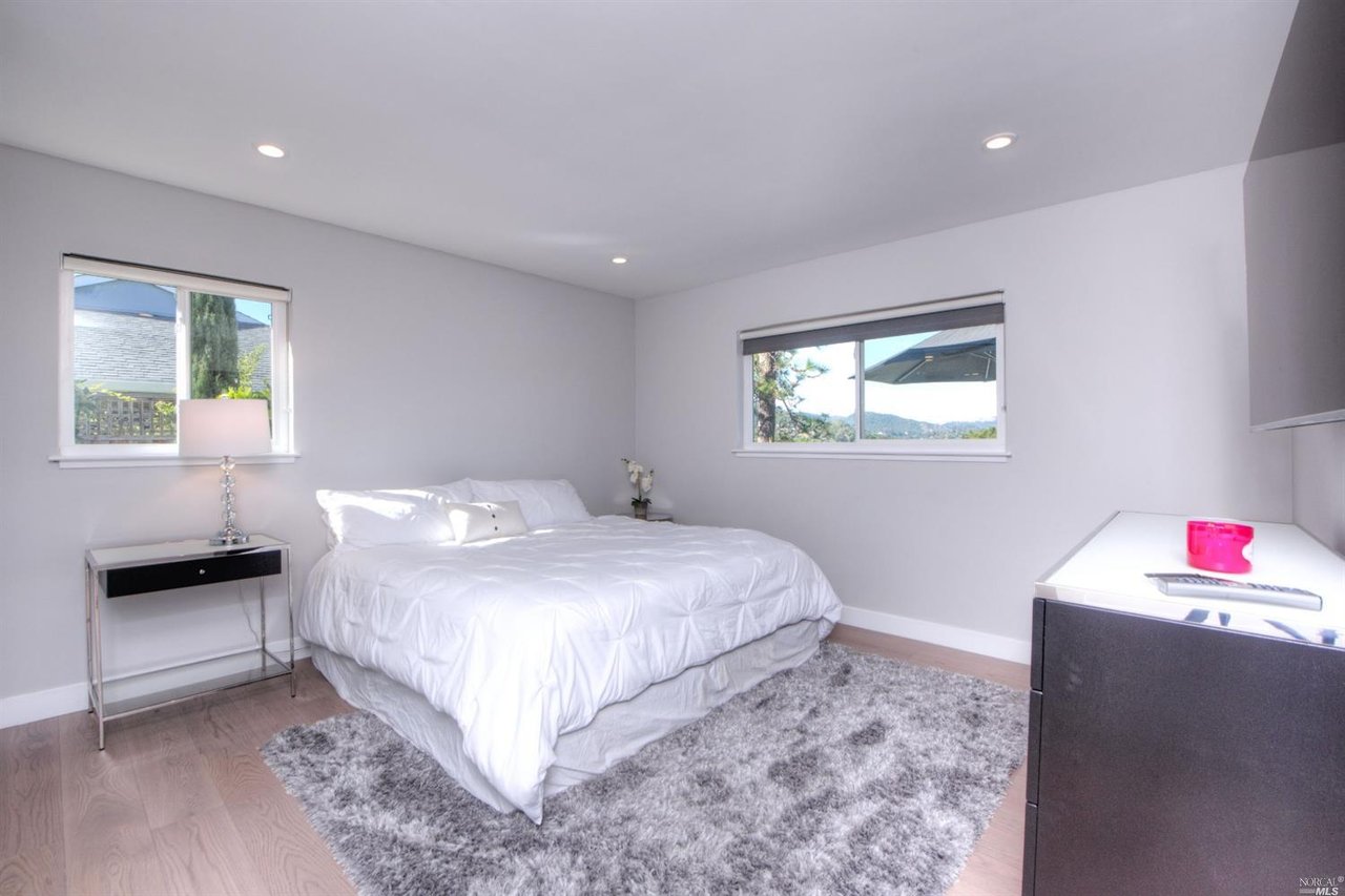 13 Constitution Dr