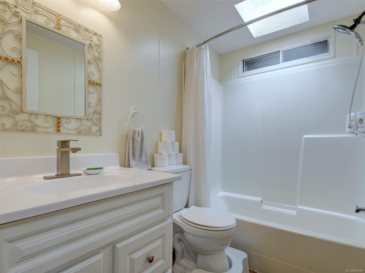14-124 Cooper Rd, View Royal