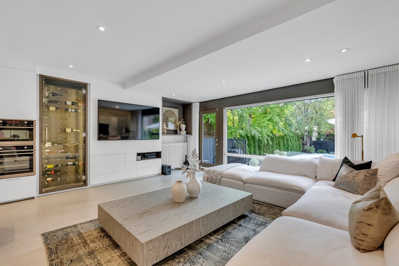 Gorgeous Upgraded Residence