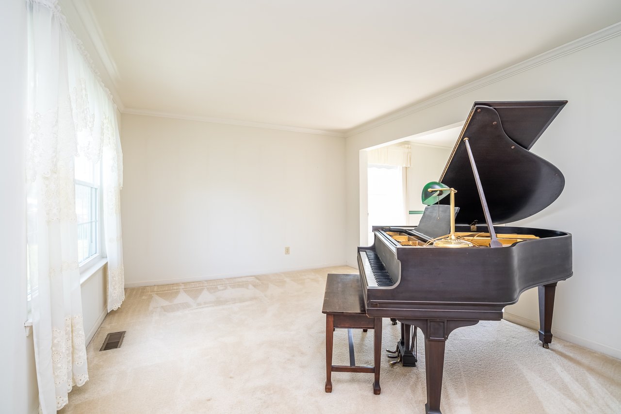 1247 Colonial Drive