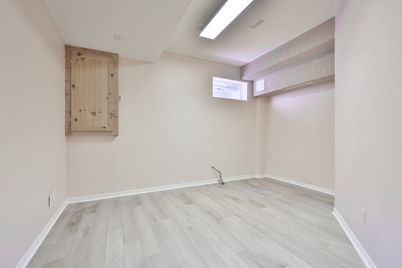 78 West River Street, Oakville